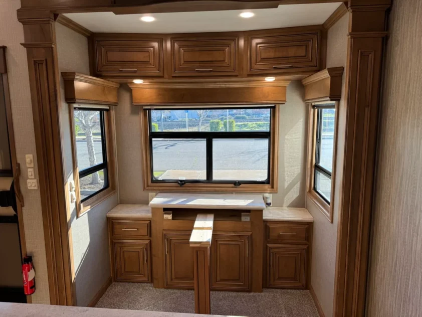 2019 DRV MOBILE SUITS 44 NASHVILLE LUXURY FIFTH WHEEL TRAILER "BATH & HALF" - Image 25