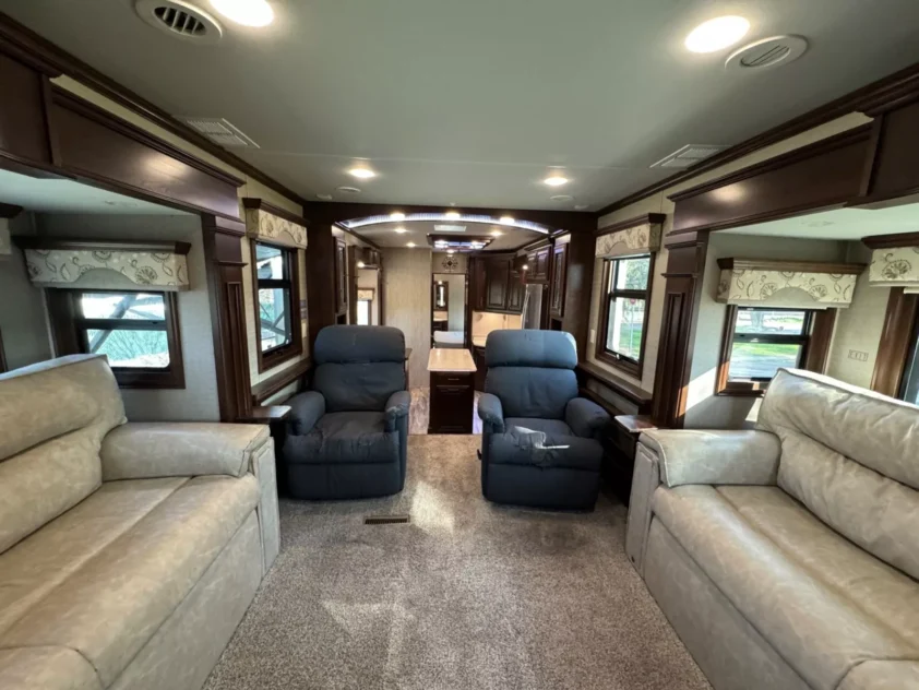 2019 DRV MOBILE SUITES 44 NASHVILLE LUXURY FIFTH WHEEL TRAILER "BATH & HALF" - Image 26