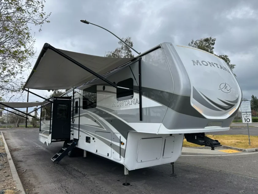 2022 KEYSTONE MONTANA LEGACY 3813MS FIFTH WHEEL TRAILER - Image 5