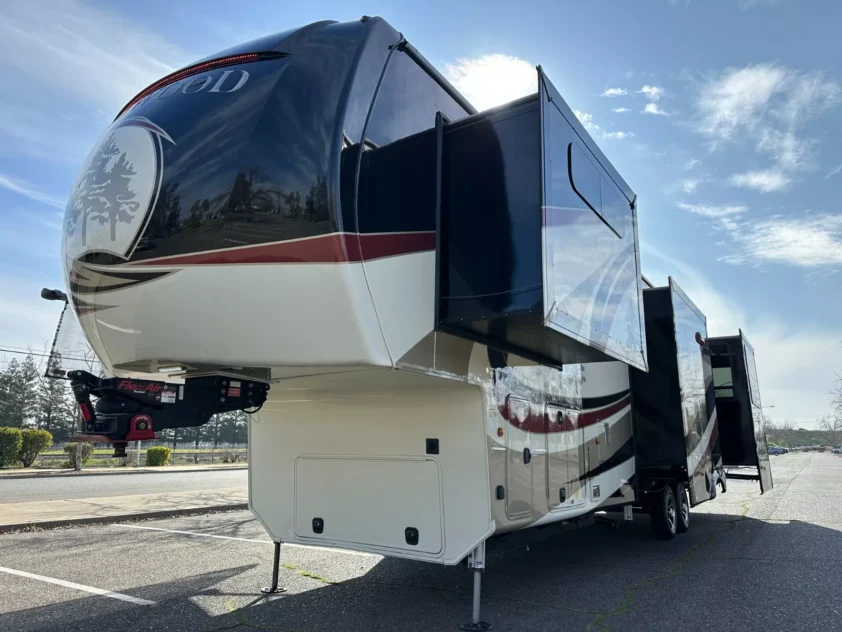 2018 REDWOOD 3991RD FIFTH WHEEL TRAILER "LOADED" - Image 5