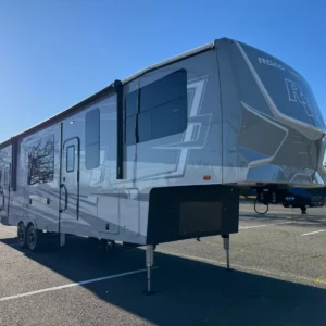 2022 HEARTLAND ROAD WARRIOR 375RW TOY HAULER TRAILER "BATH & HALF"