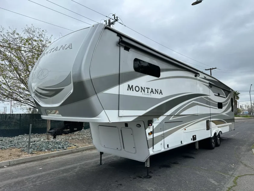 2022 KEYSTONE MONTANA LEGACY 3813MS FIFTH WHEEL TRAILER - Image 2