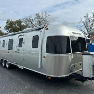 2018 AIRSTREAM CLASSIC 33FB TRAVEL TRAILER