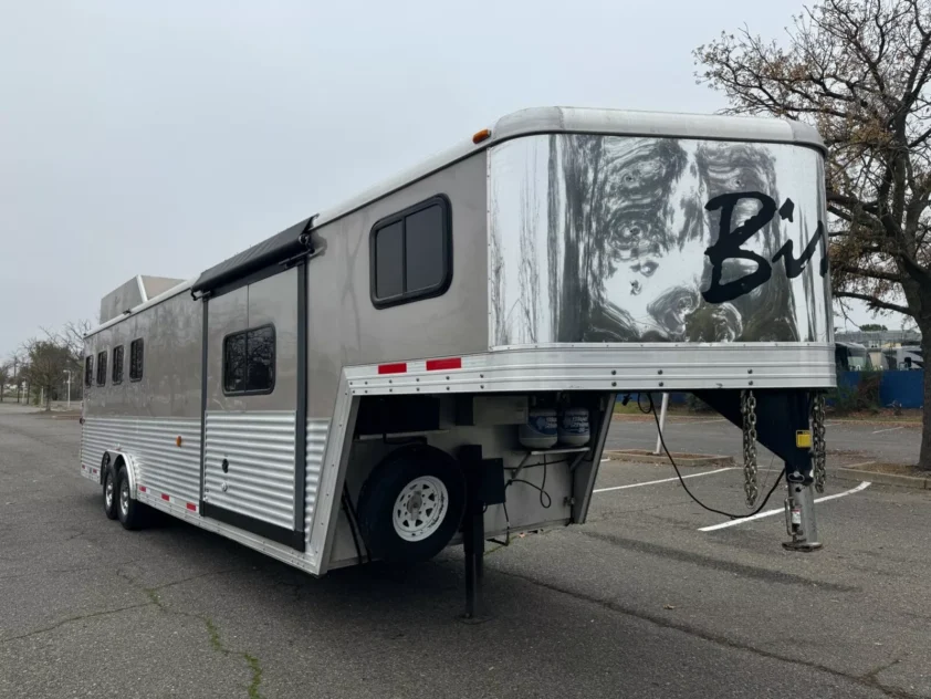 2014 BISON STRATUS EXPRESS 4 HORSE WITH LIVING QUARTERS "SLIDE-OUT"