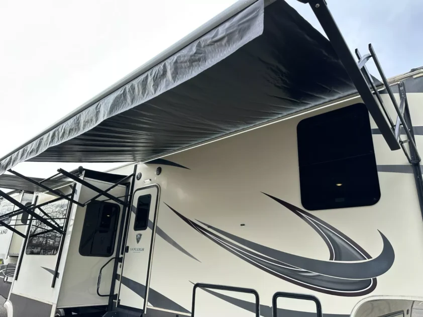 2020 VANLEIGH VILANO 385RD FIFTH WHEEL TRAILER "BEATIFUL!" - Image 11