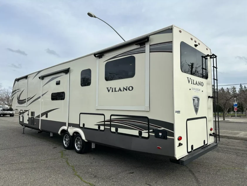 2020 VANLEIGH VILANO 385RD FIFTH WHEEL TRAILER "BEATIFUL!" - Image 3