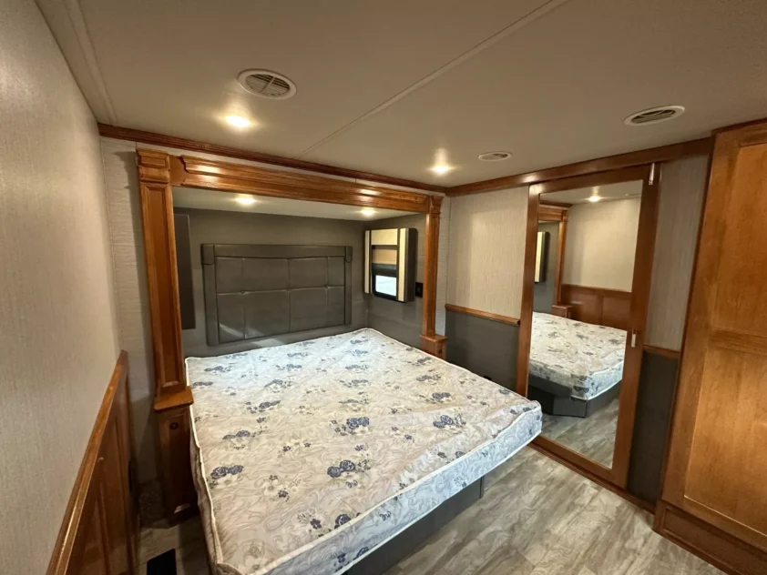 2020 VANLEIGH VILANO 385RD FIFTH WHEEL TRAILER "BEATIFUL!" - Image 25