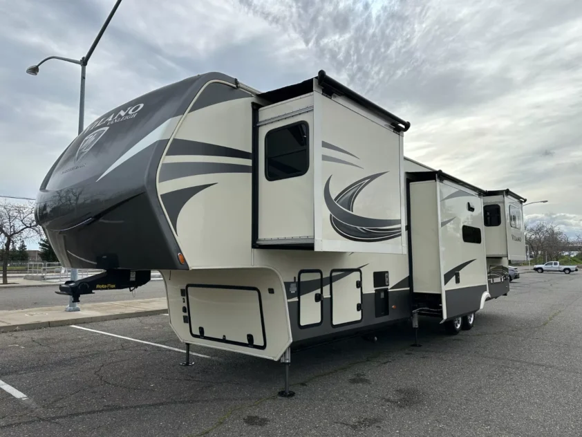 2020 VANLEIGH VILANO 385RD FIFTH WHEEL TRAILER "BEATIFUL!" - Image 6