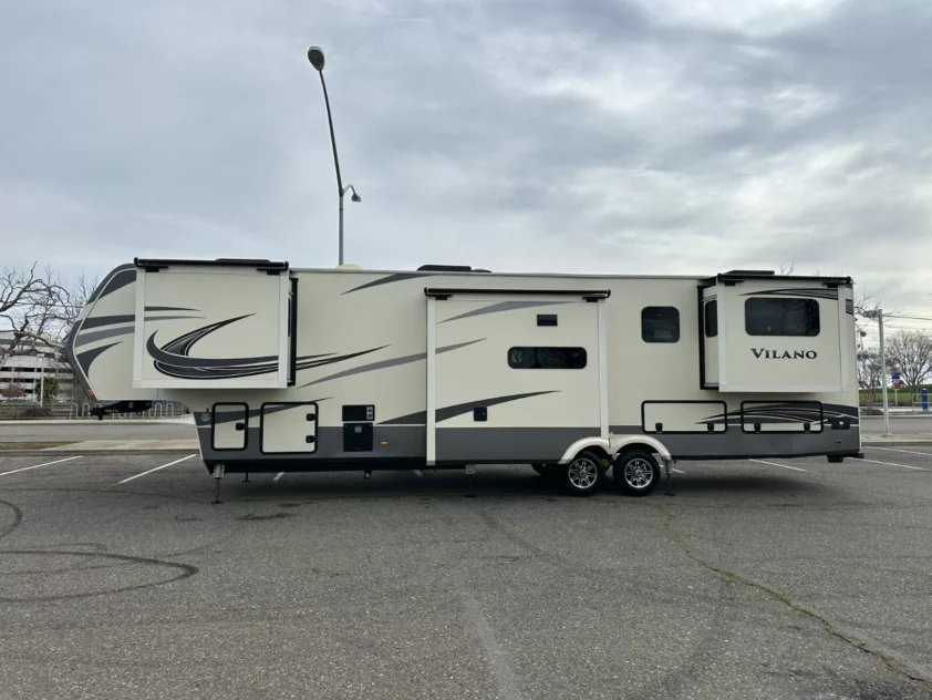 2020 VANLEIGH VILANO 385RD FIFTH WHEEL TRAILER "BEATIFUL!" - Image 7