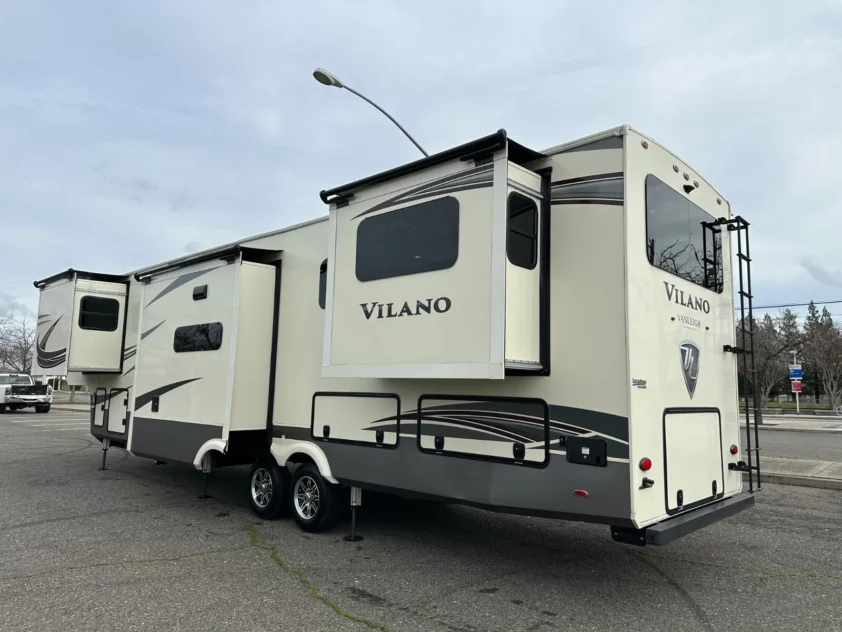 2020 VANLEIGH VILANO 385RD FIFTH WHEEL TRAILER "BEATIFUL!" - Image 8