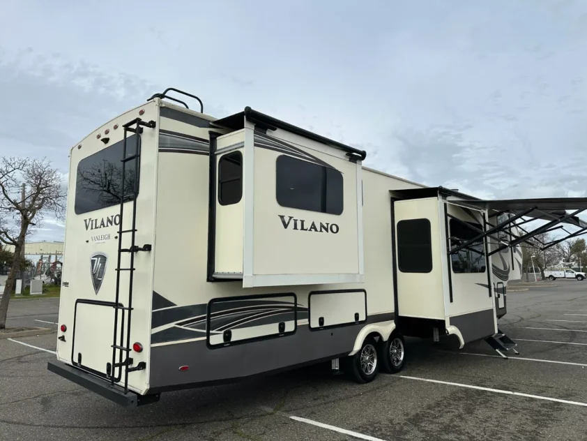 2020 VANLEIGH VILANO 385RD FIFTH WHEEL TRAILER "BEATIFUL!" - Image 9