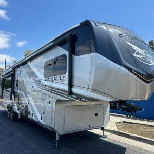 2025 JAYCO PINNACLE 38SSWS LUXURY FIFTH WHEEL TRAILER "LOADED"