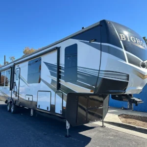 2022 HEARTLAND BIGHORN 3883MD FIFTH WHEEL TRAILER "MID BUNK"