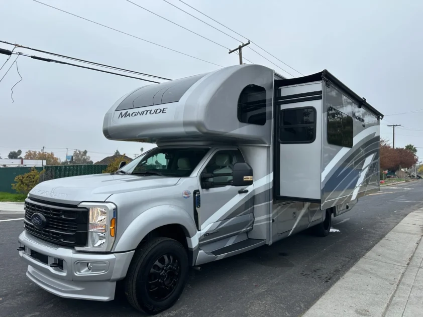 2025 THOR MAGNITUDE AX29 FORD F550 4X4 MOTORHOME OMNI - True RV