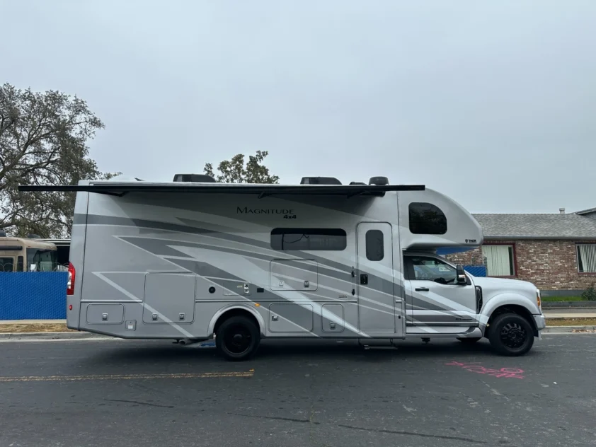 2025 THOR MAGNITUDE AX29 FORD F550 4X4 MOTORHOME OMNI - True RV
