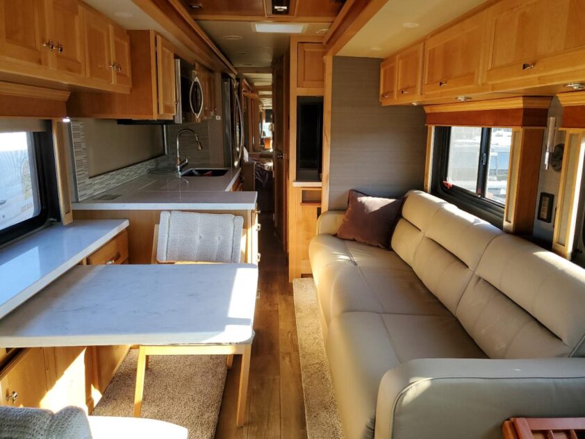 2022 TIFFIN ALLEGRO RED 37PA - Image 6