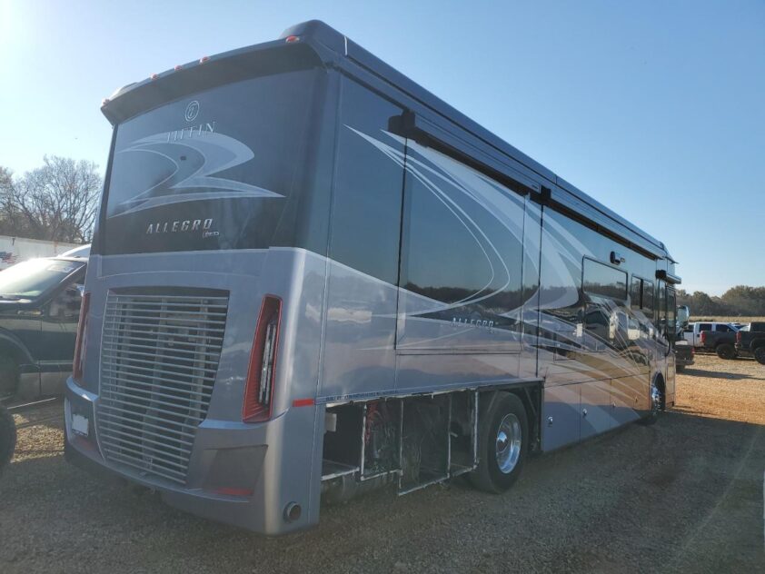 2022 TIFFIN ALLEGRO RED 37PA - Image 4