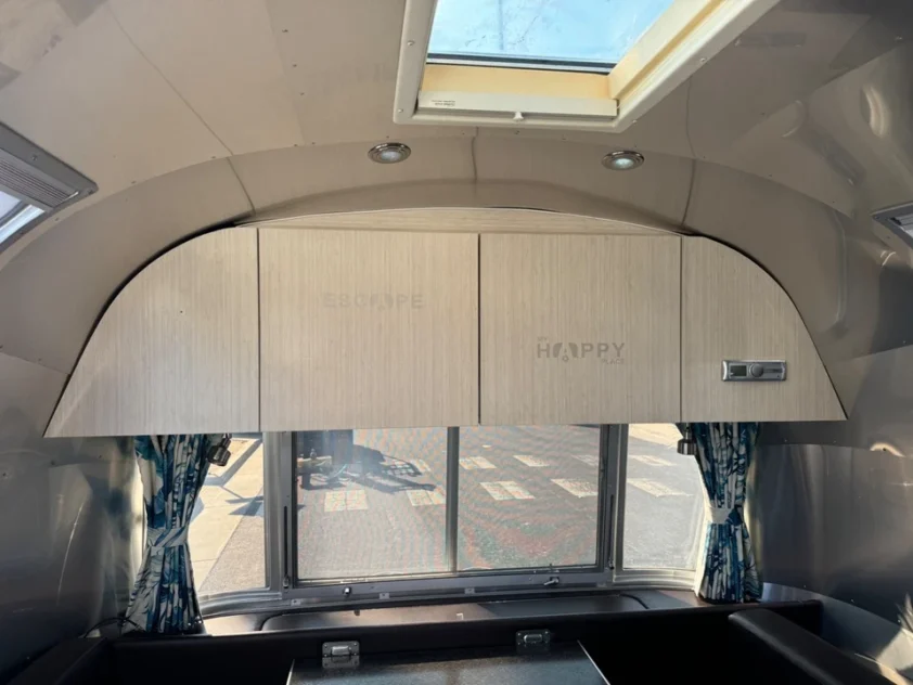 1972 AIRSTREAM LAND YACHT FULLY RESTORED BY WOODLAND TRAVEL CENTER "PROJECT" - Image 16