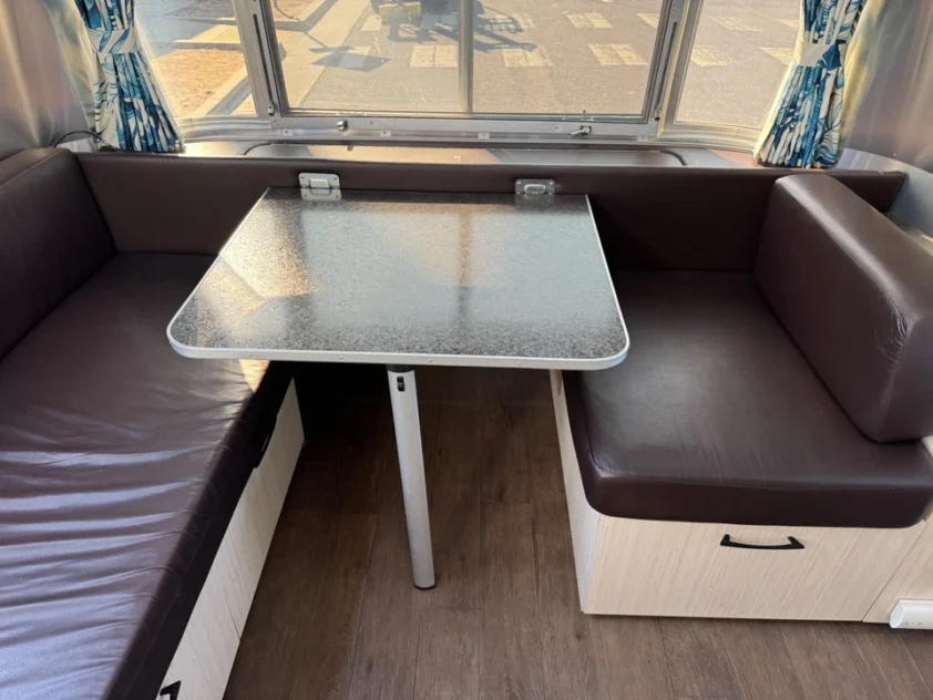 1972 AIRSTREAM LAND YACHT FULLY RESTORED BY WOODLAND TRAVEL CENTER "PROJECT" - Image 17