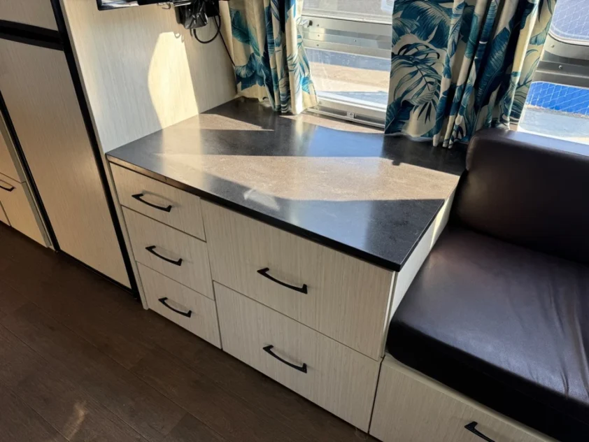 1972 AIRSTREAM LAND YACHT FULLY RESTORED BY WOODLAND TRAVEL CENTER "PROJECT" - Image 20