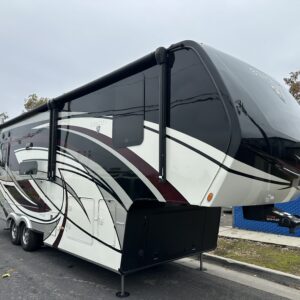 2022 VANLEIGH BEACON 32RLB LUXURY FIFTH WHEEL TRAILER "TIFFIN"