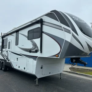2022 GRAND DESIGN SOLITUDE 3330RE LUXURY FIFTH WHEEL TRAILER