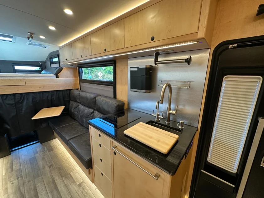 2023 EARTHROAMER LTI 097 FORD F550 MOTORHOME "4X4" - True RV