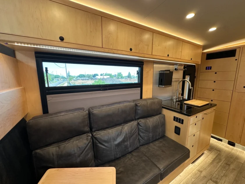 2023 EARTHROAMER LTI 097 FORD F550 MOTORHOME "4X4" - True RV