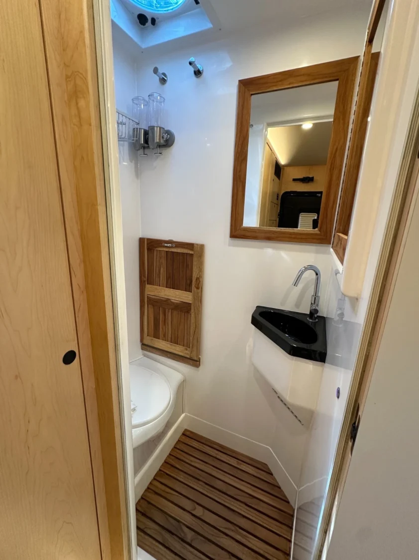 2023 EARTHROAMER LTI 097 FORD F550 MOTORHOME "4X4" - True RV